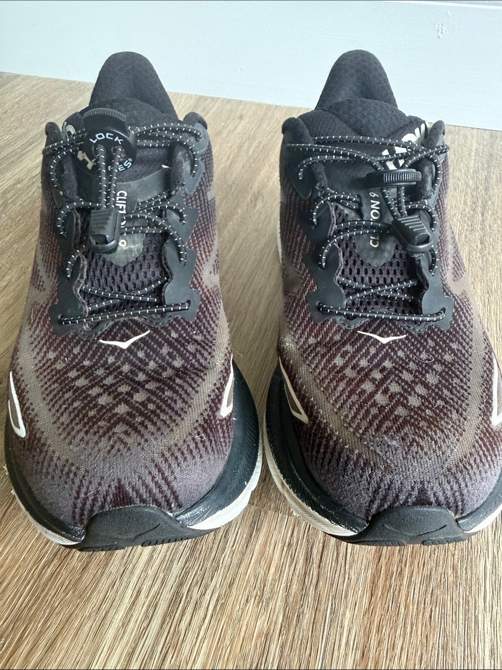 Hoka Clifton 9 Black and White Athletic Sneakers Size 8 - Picture 4 of 12